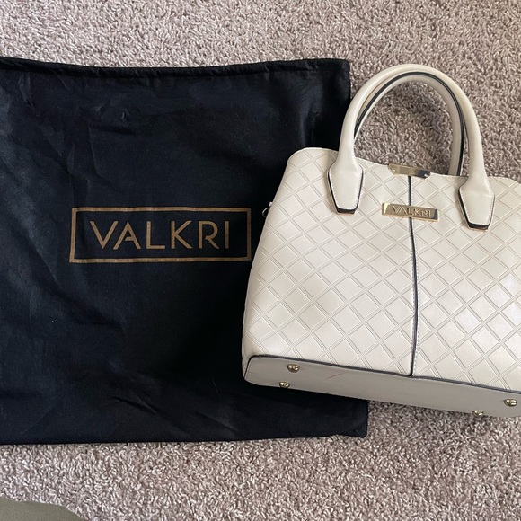 Handbags - Cream Concealed Carry Pruse